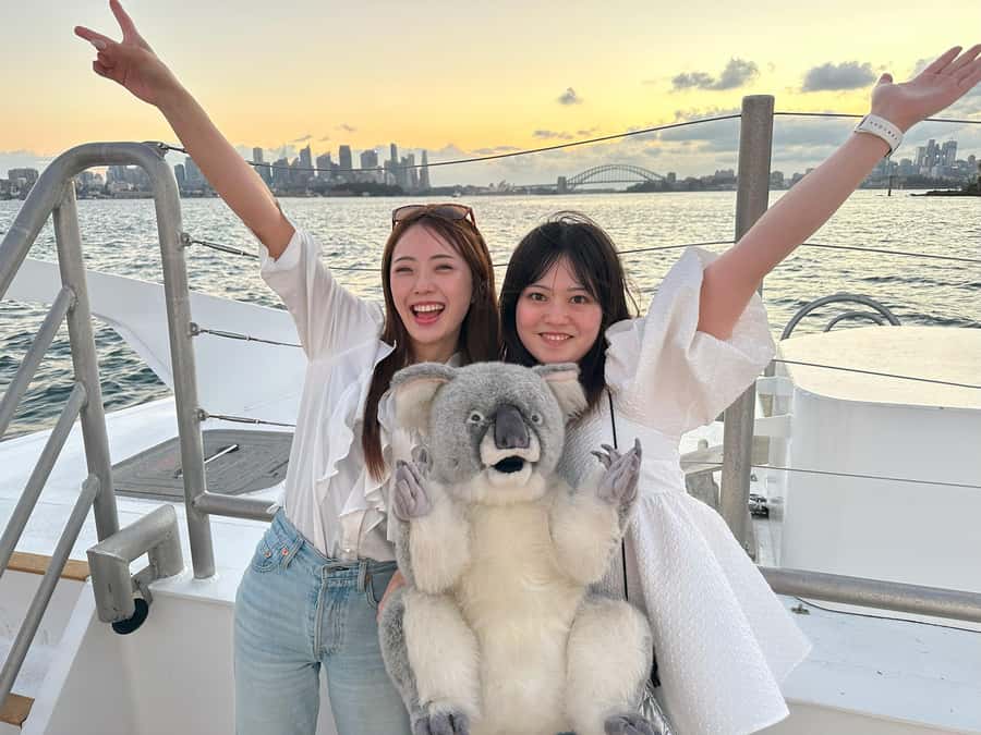 Sydney Harbour & Fish Market Sightseeing Cruise - What to bring (and what to watch for during the hour)
