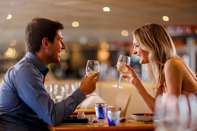Sydney Harbour Starlight Dinner Cruise from Circular Quay - Live music on weekends and how it changes the vibe