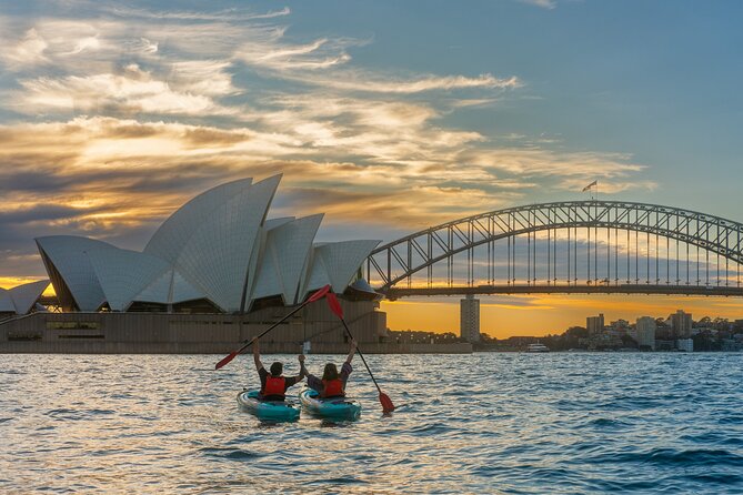 Sydney LED Lit Kayak Tour of the Opera House and Bridge - LED-lit kayaks: why the lighting changes the whole experience