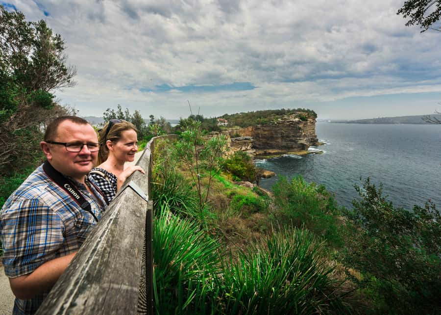 Sydney: Morning Sightseeing Bus to Bondi with Lunch Cruise - A mini-bus day that stays tight and listenable