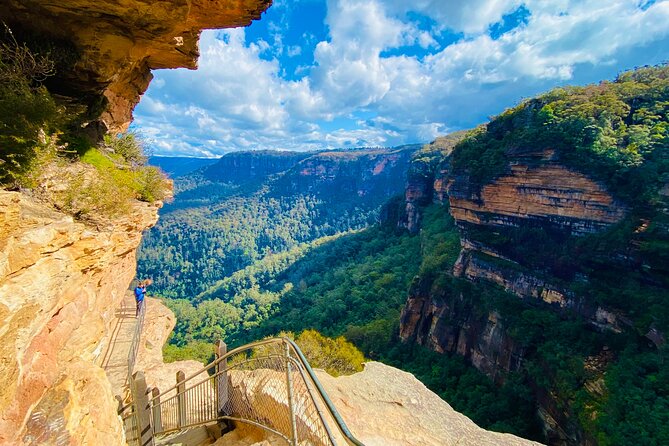 Sydney: PRIVATE Blue Mountains, Wildlife & Cruise Luxe Tour (10h) - Lincoln’s Rock: the quick photo stop with changing light