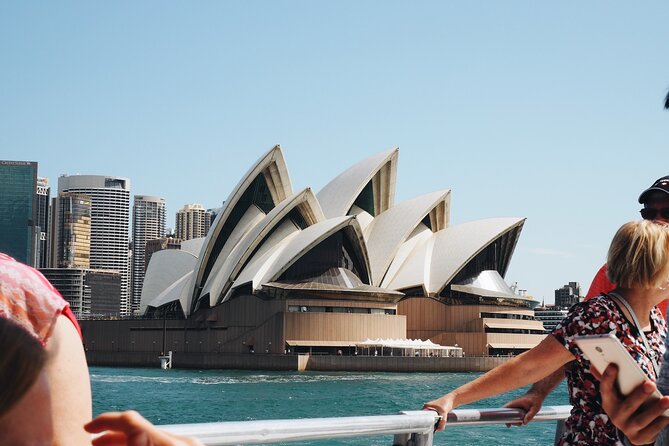 Sydney Private Half-Day Cycling Exploration - Livelo Sydney Head Office: where your ride begins