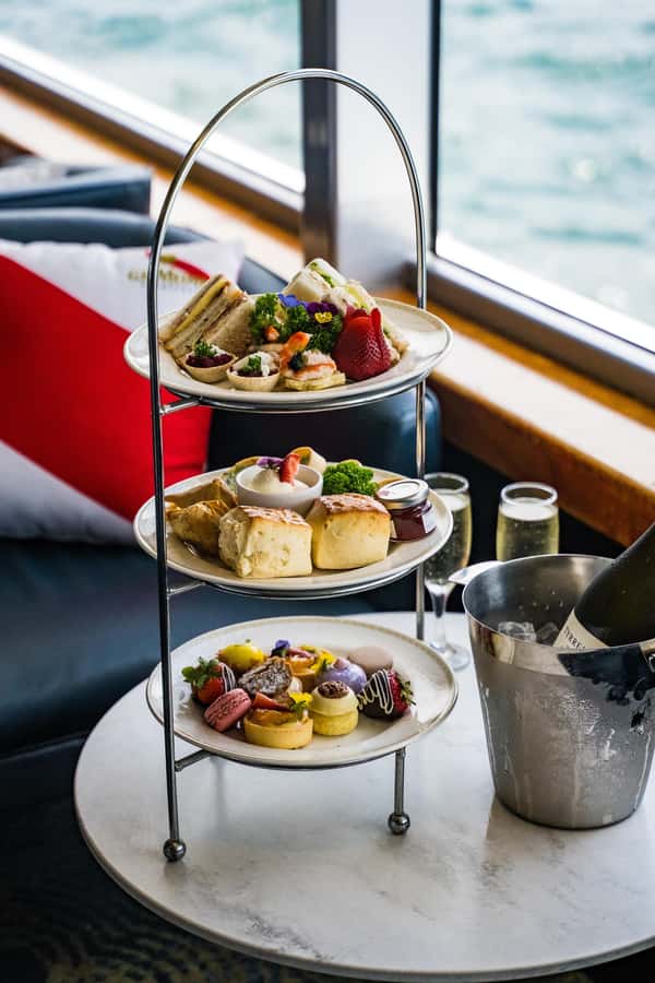 Sydney: Relaxing High Tea Cruise on Sydney Harbour - Sparkling wine, fine tea, and how the drinks set the mood