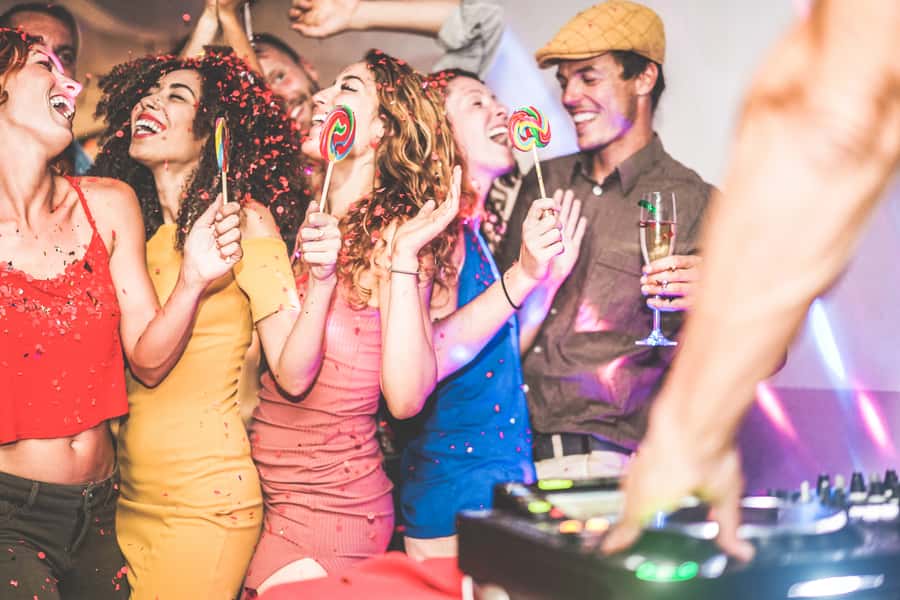 Sydney: Retro Party Cruise in Sydney Harbour with Snacks - Booking tips that make the night smoother