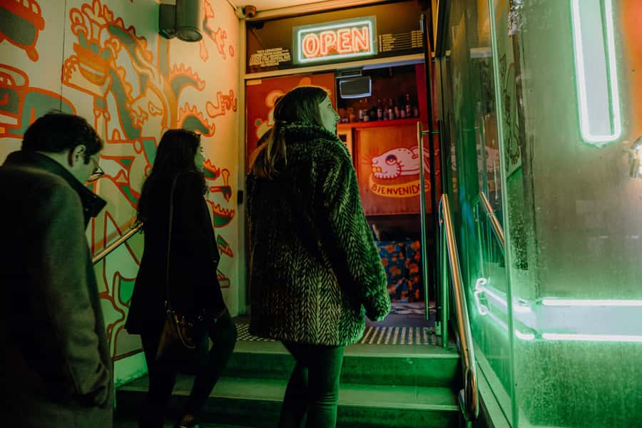 Sydney: Secret Bar Guided Tour with Complimentary Drink - Why this tour works for solo travelers and social butterflies