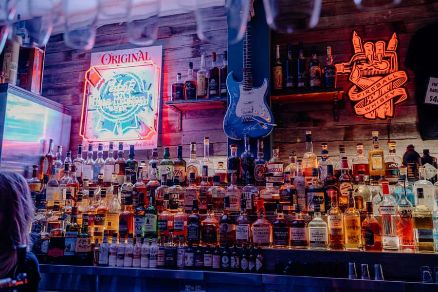Sydney: Secret Bar Guided Tour with Complimentary Drink - Your 3.5-hour rhythm: walking, reserved bars, and one included beer or wine