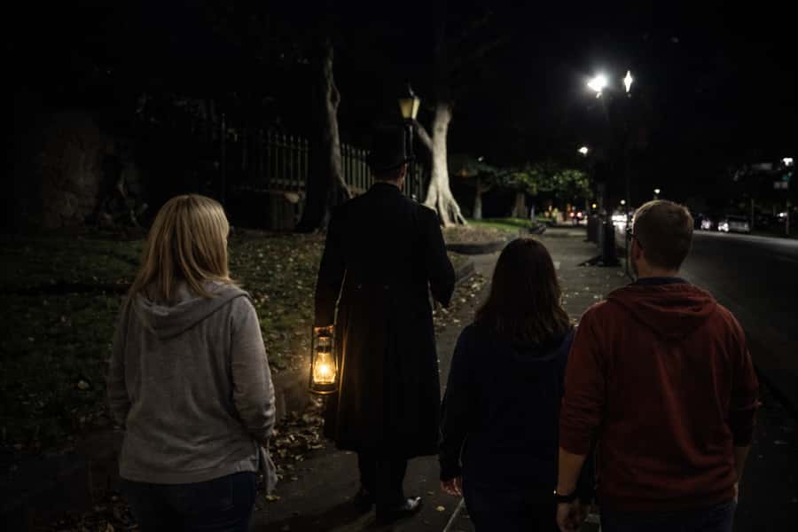 Sydney: Spirits of the Rock and Dark Past Walking Tour - The core story: convict Sydney, mass burial pits, and lost souls