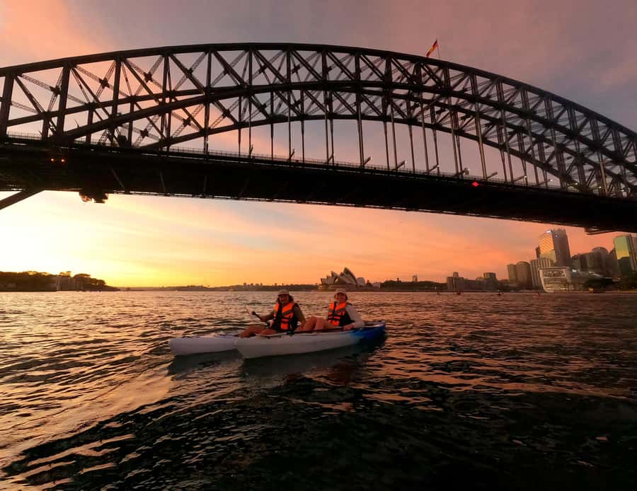 Sydney: Sunset Kayak - Opera & Harbour Bridge Tour (5p. max) - From Lavender Bay to golden light: the vibe you want
