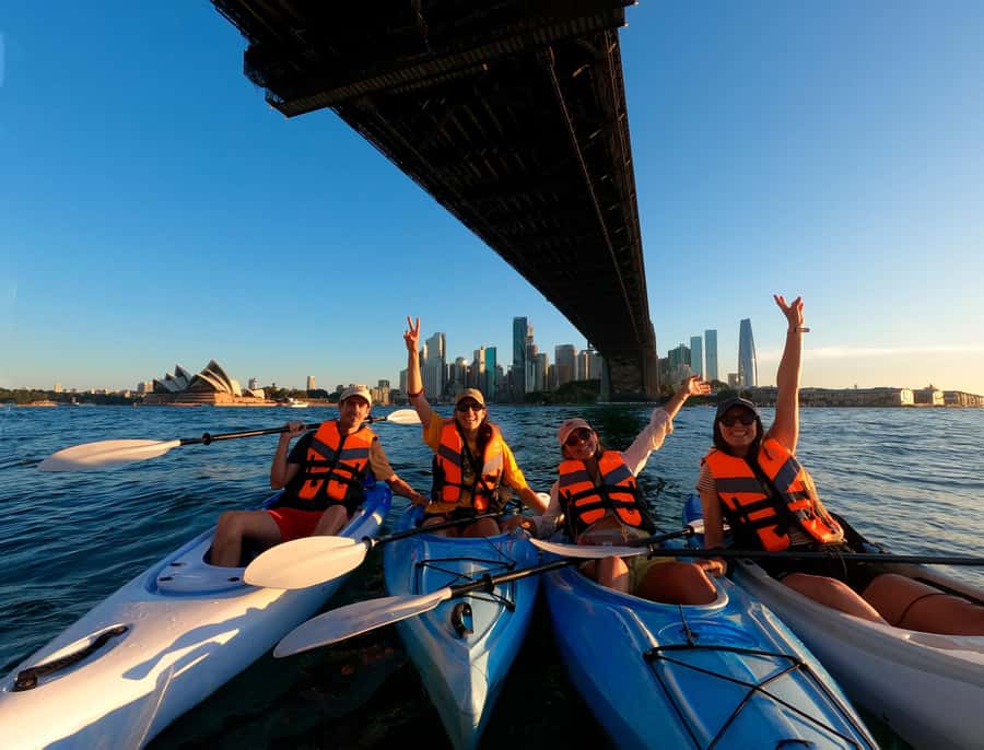Sydney: Sunset Kayak - Opera & Harbour Bridge Tour (5p. max) - Luna Park stop: where the harbour turns into a photo set