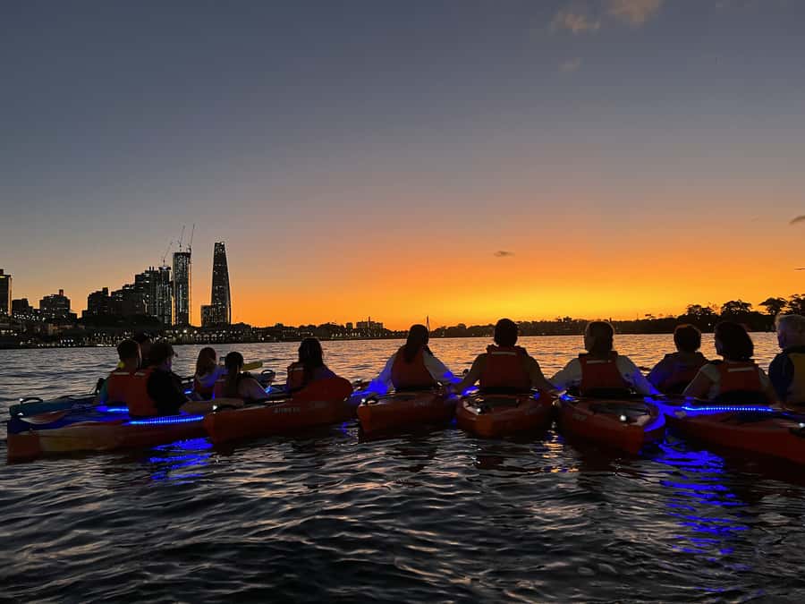 Sydney: Sunset Kayak Tour on Sydney Harbour - The 90-Minute Route: Opera House, Bridge Views, and a Dusk Glow