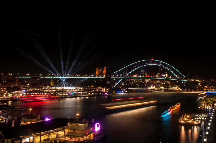 Sydney: Vivid Festival of Light Harbor Cruise with Dinner - Seeing Vivid From the Water: The 90 Minutes That Feel Just Right