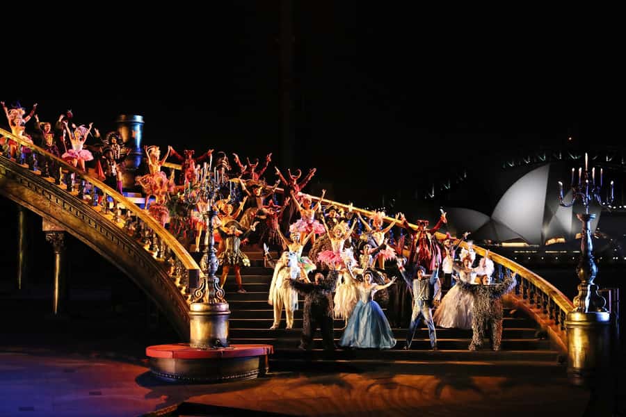 The Phantom of the Opera on Sydney Harbour Tickets - The 5pm pre-show ritual: bars, dining, and timing your arrival